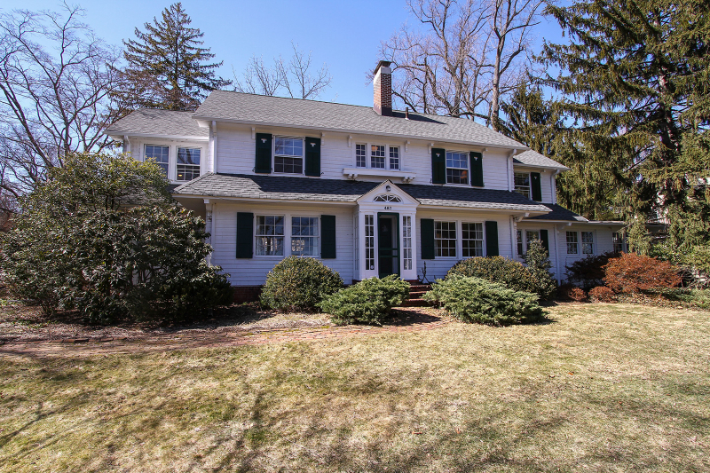 Property Photo:  487 Ridgewood Rd  NJ 07040 