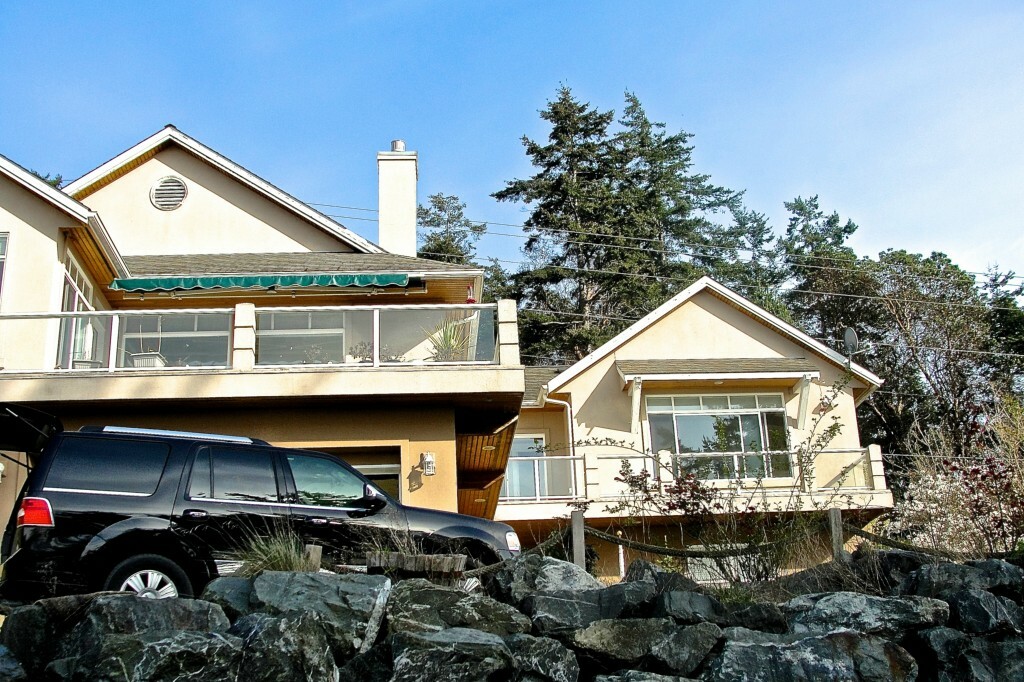 Property Photo: 355 N Sunset Dr WA 98282