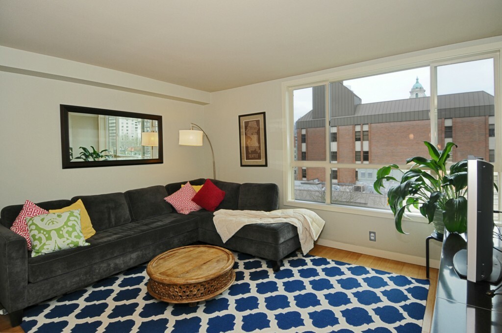 Property Photo: 905 Cherry St 501 WA 98104