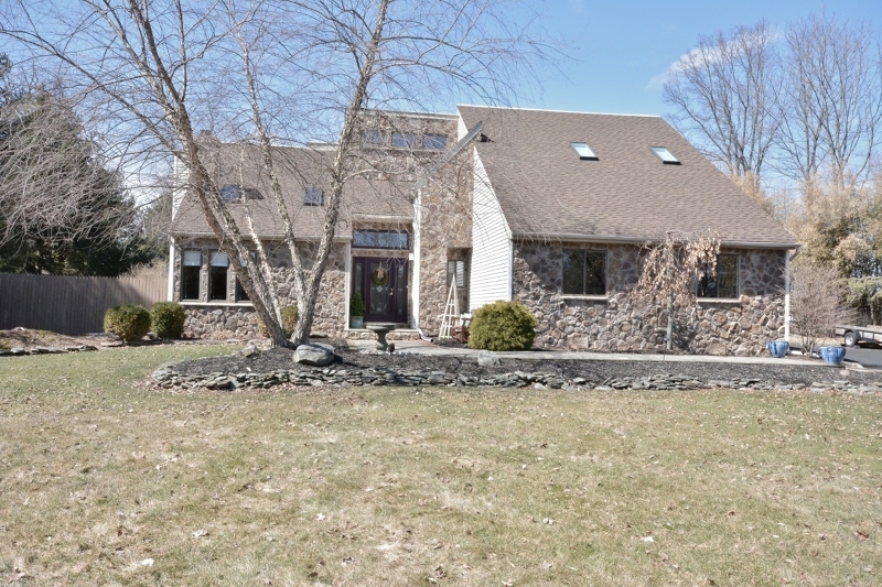 Property Photo:  3 Boehm Dr  NJ 08833 