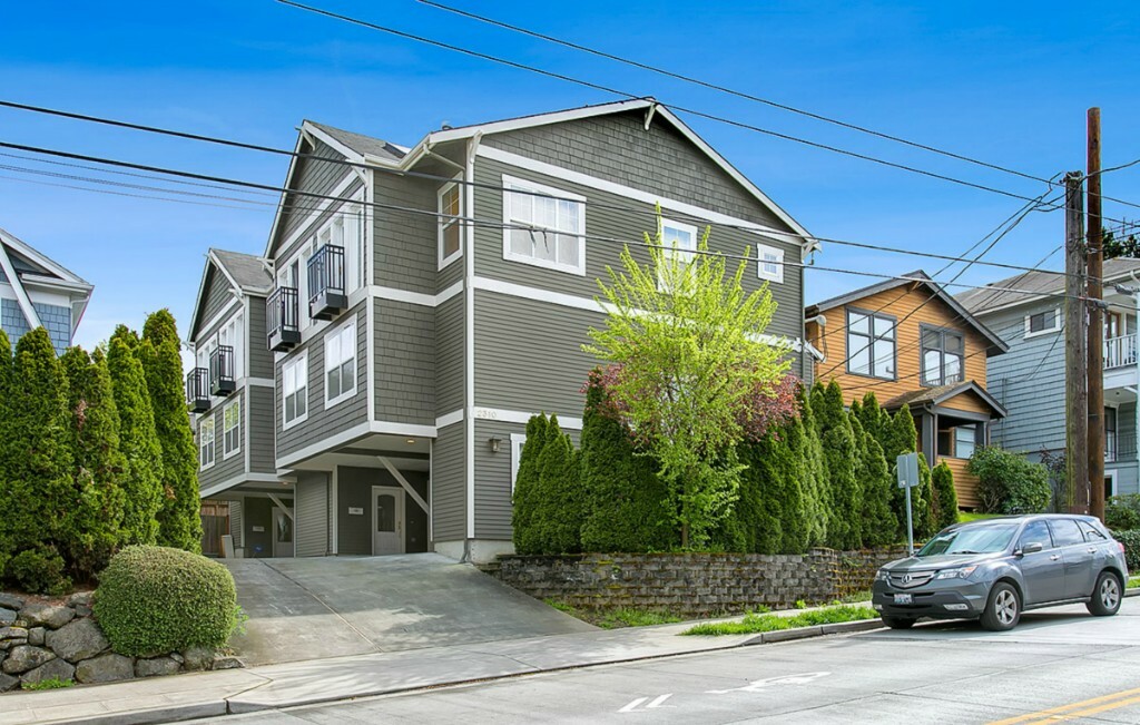 Property Photo: 2310 10th Ave E C WA 98102