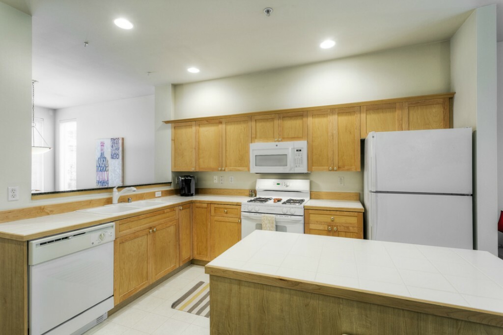 Property Photo:  9217 122nd Ct NE B-112  WA 98033 