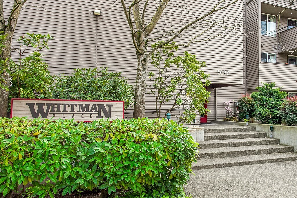 Property Photo:  3890 Whitman Ave N 102  WA 98103 