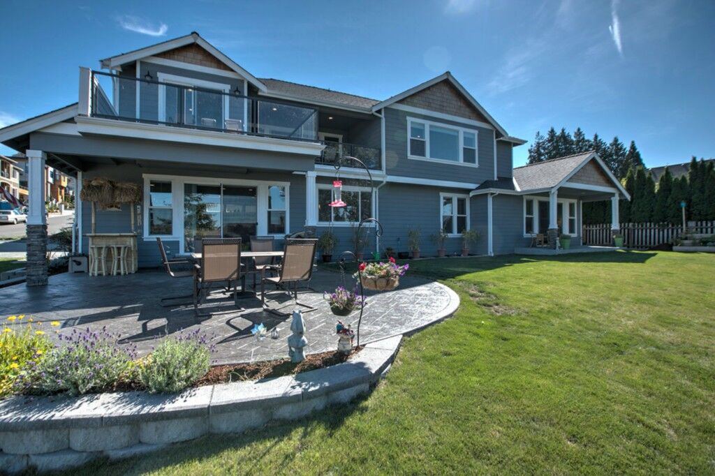 Property Photo:  3632 Lake Washington Blvd N  WA 98056 