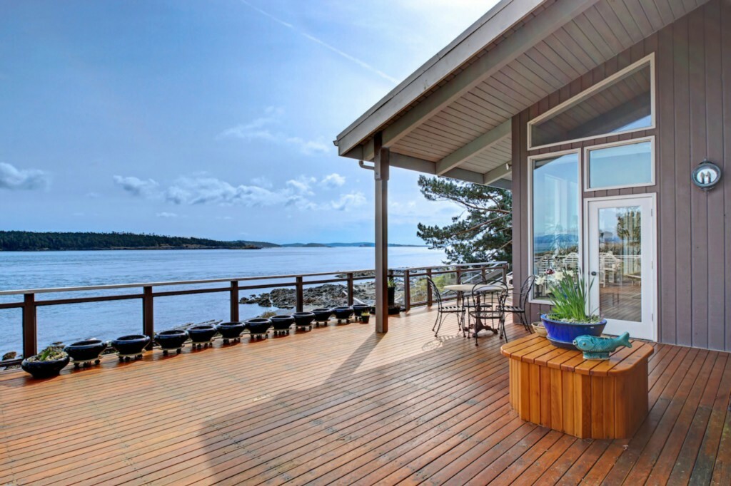 Property Photo:  17 Driftwood Lane  WA 98250 