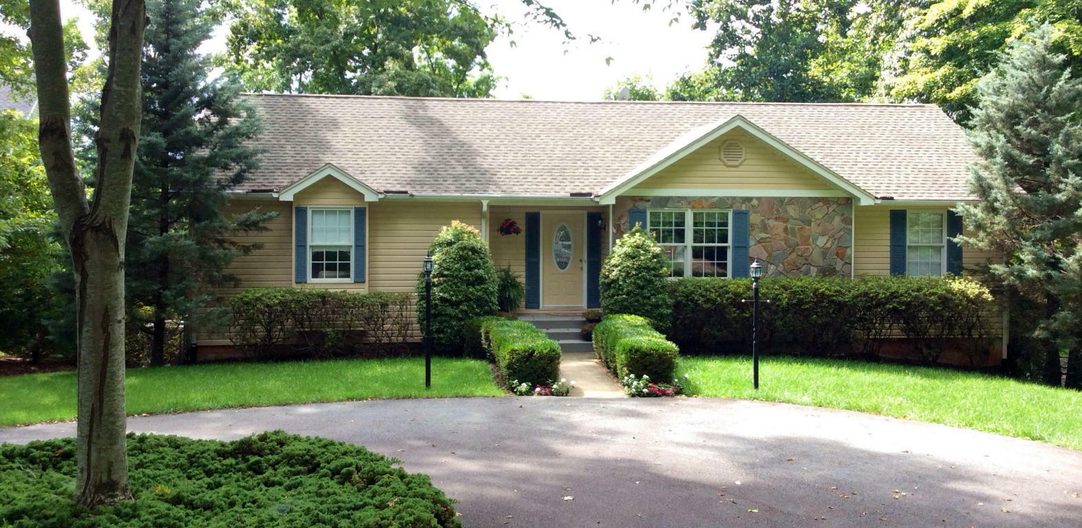 Property Photo:  216 Deer Creek Dr  VA 24121 