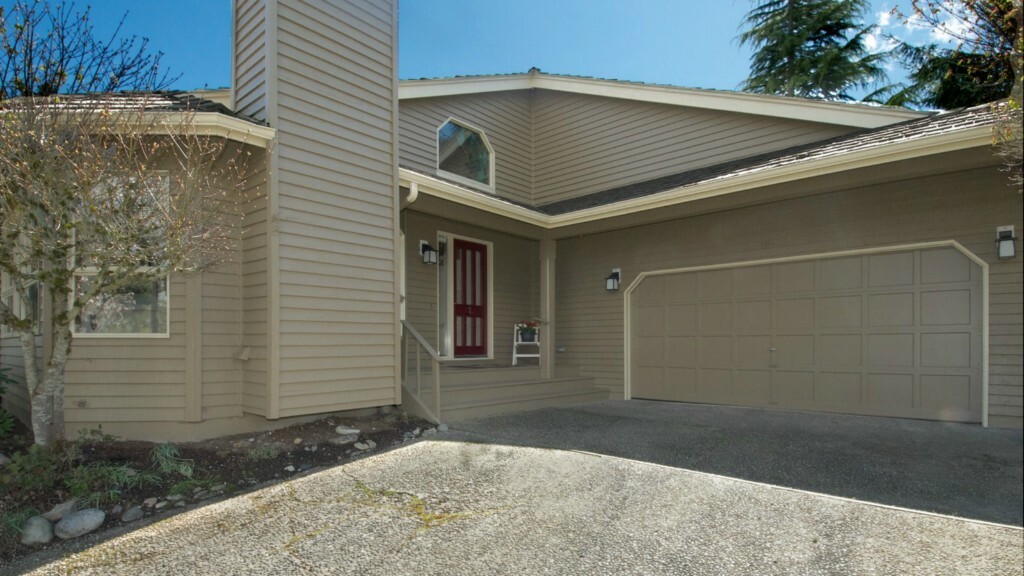 Property Photo:  16901 SE 45 St  WA 98006 