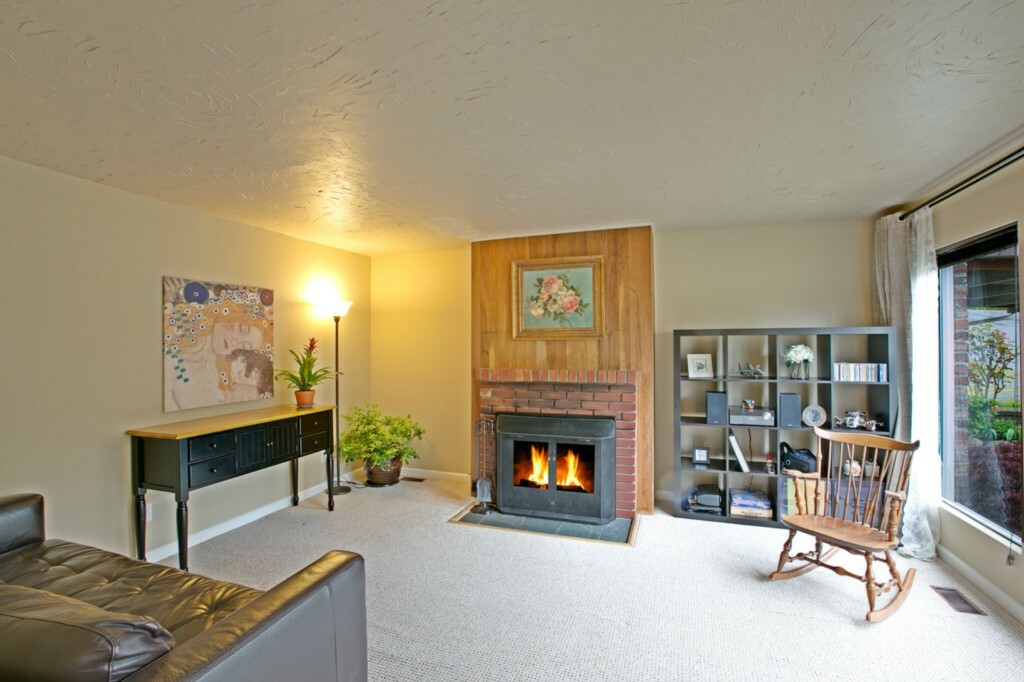 Property Photo:  2384 NE 90th St  WA 98115 