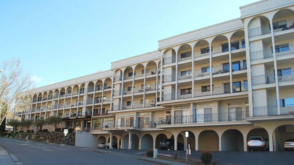 Property Photo: 10129 Main St 305 WA 98004