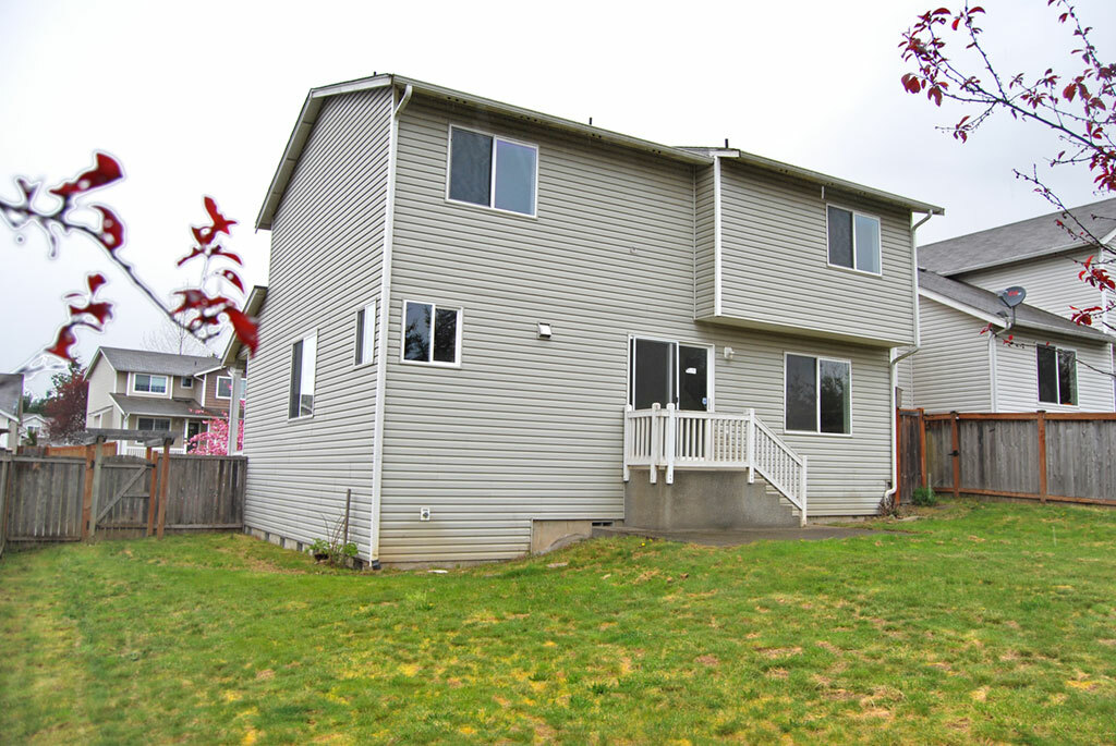 Property Photo:  19705 85th Ave E  WA 98387 