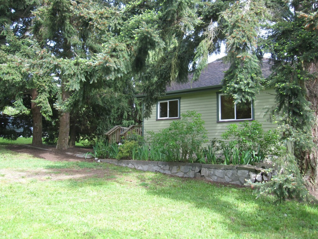 Property Photo:  1706 Holcomb St  WA 98368 