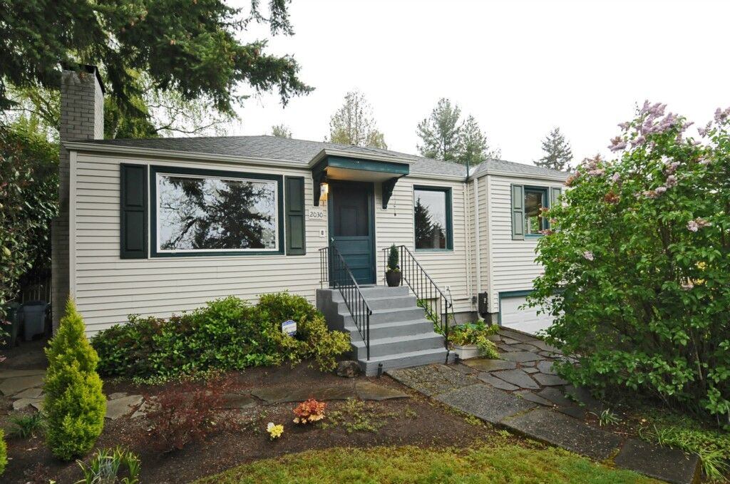 Property Photo:  2030 NE 103rd St  WA 98125 