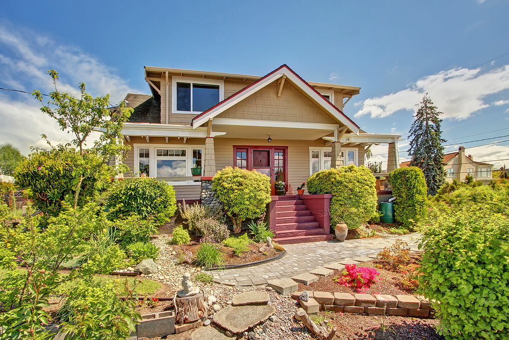 Property Photo: 7102 34th Avenue NW WA 98117