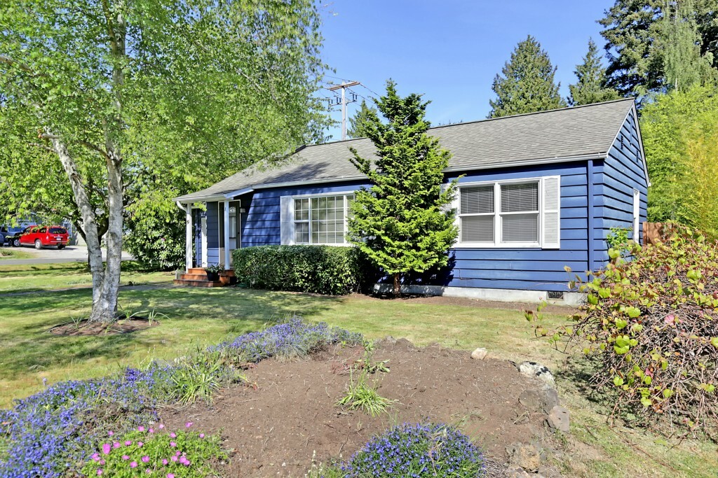 Property Photo:  11354 19th Ave NE  WA 98125 