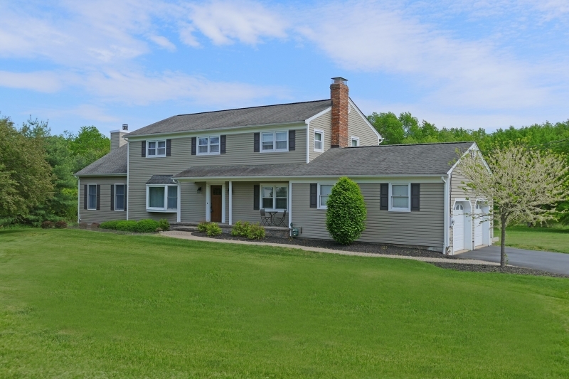 Property Photo: 44 Hampton Corner Rd NJ 08551
