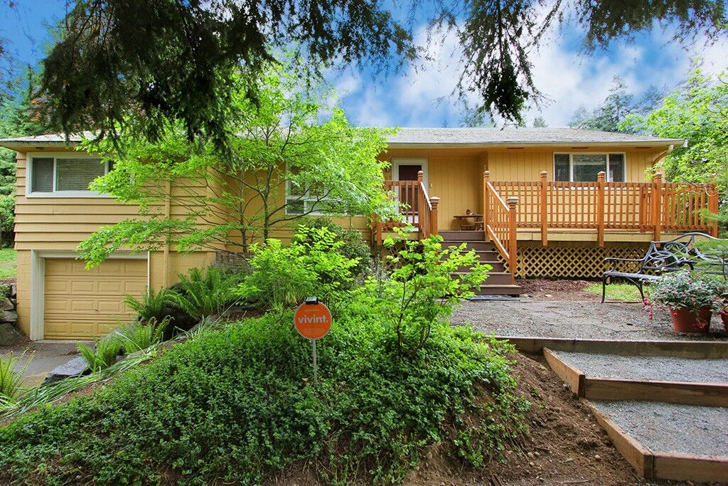Property Photo:  505 N 185th Place  WA 98133 