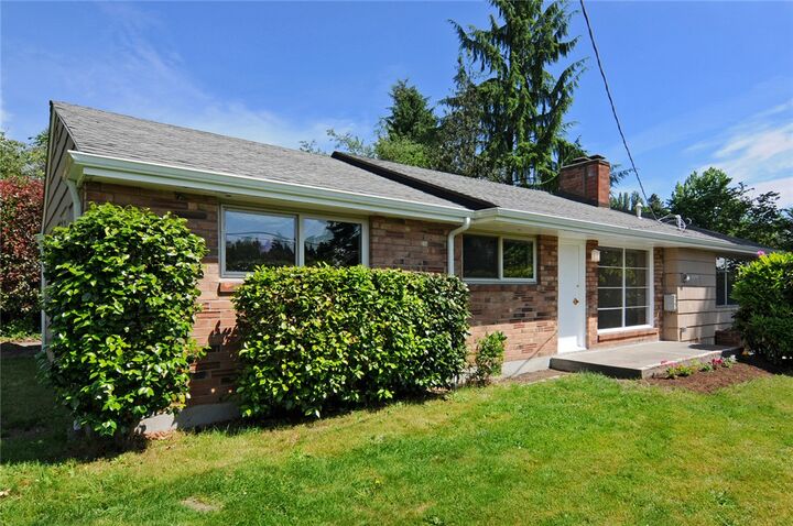 2804 NE 110th St  Seattle WA 98125 photo