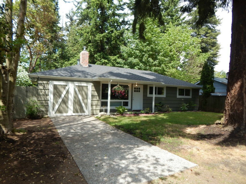 Property Photo:  542 NE 120th St  WA 98125 