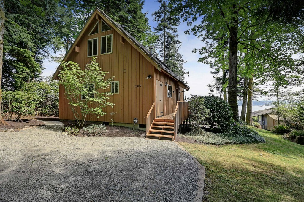 Property Photo:  3509 East Camano Dr  WA 98282 