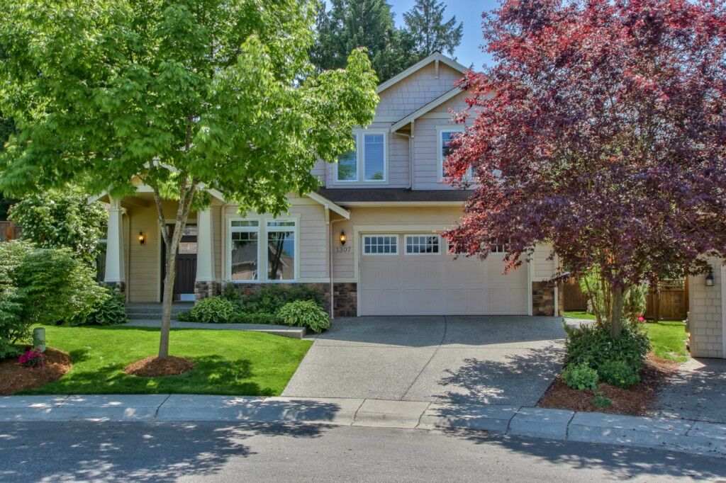 Property Photo:  1307 N 43rd Place  WA 98273 