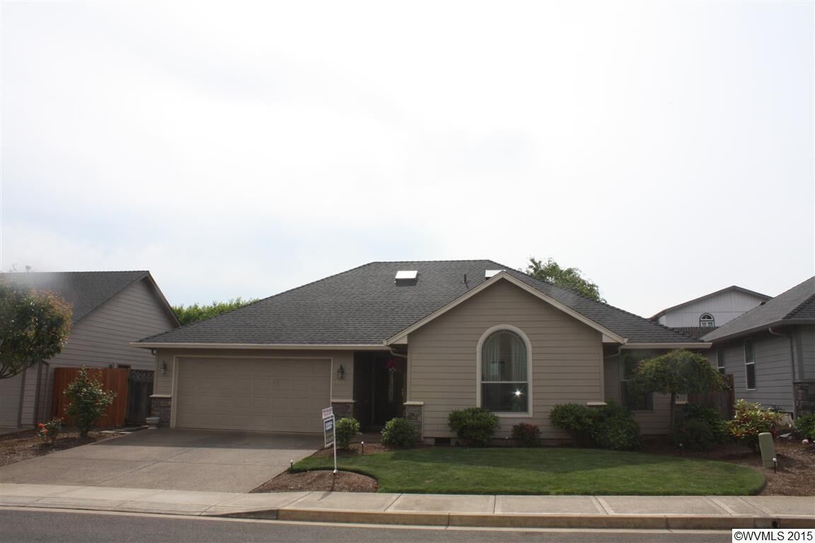 Property Photo: 6419 Robin Hood St SE OR 97306