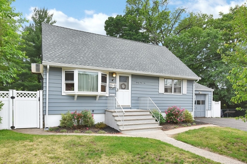 Property Photo:  21 Carlisle Pl, 1X  NJ 07410 