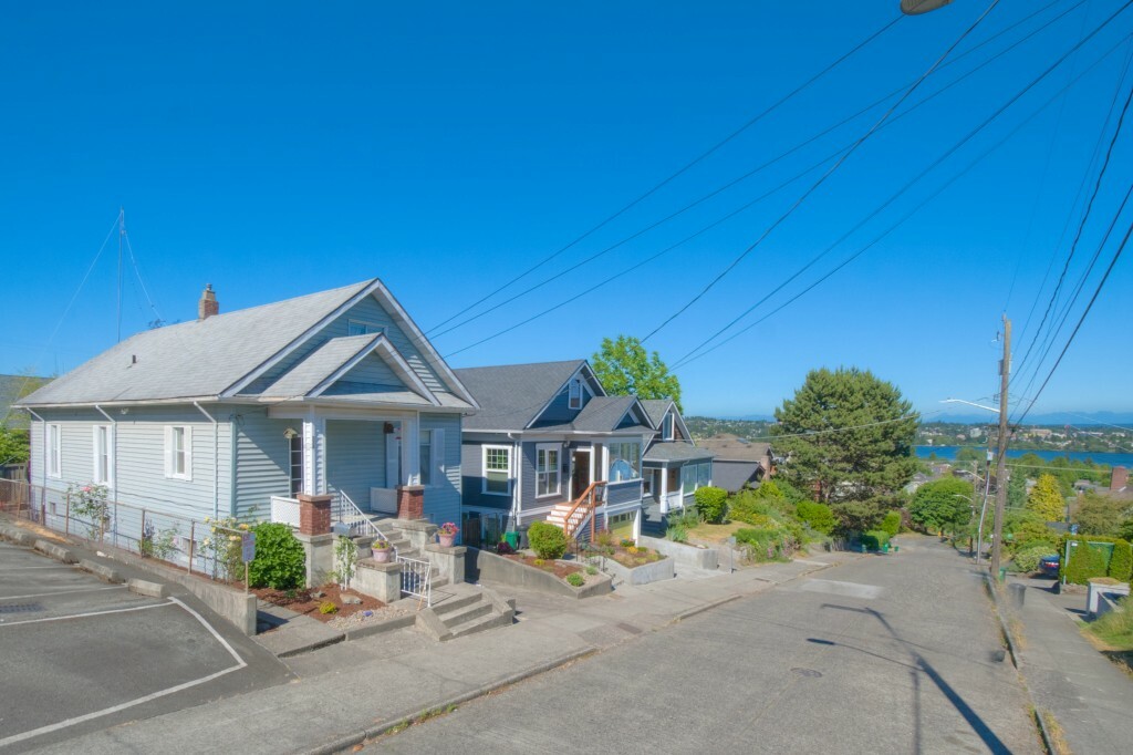 Property Photo:  334 N 70th St  WA 98103 