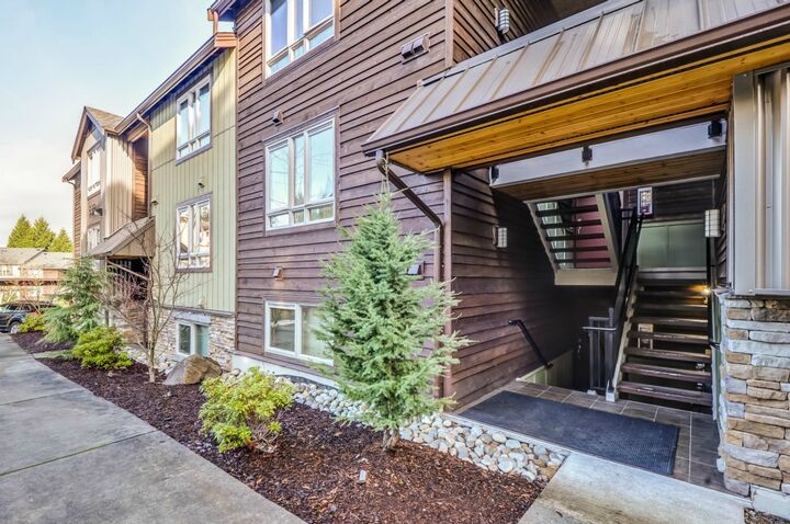 Property Photo: 15155 NE 82nd Street 104 WA 98052