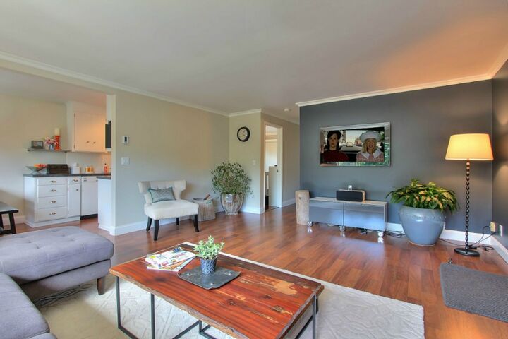 Property Photo: 7412 6th Ave NW 4 WA 98117