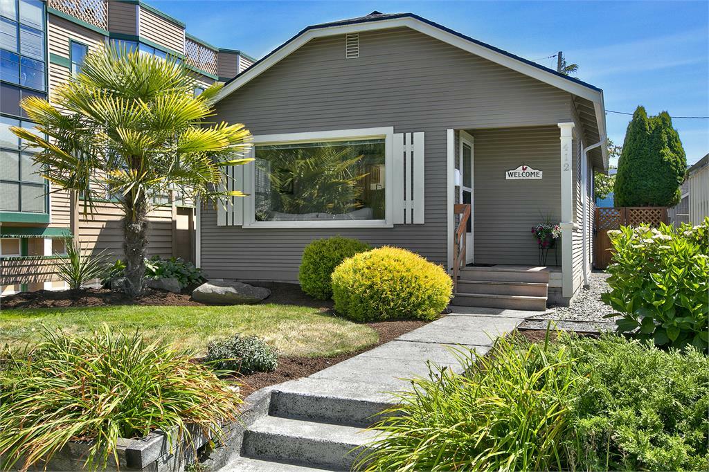 Property Photo:  412 Daley St  WA 98020 