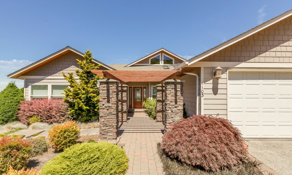 Property Photo: 1103 Morgan Wy WA 98282