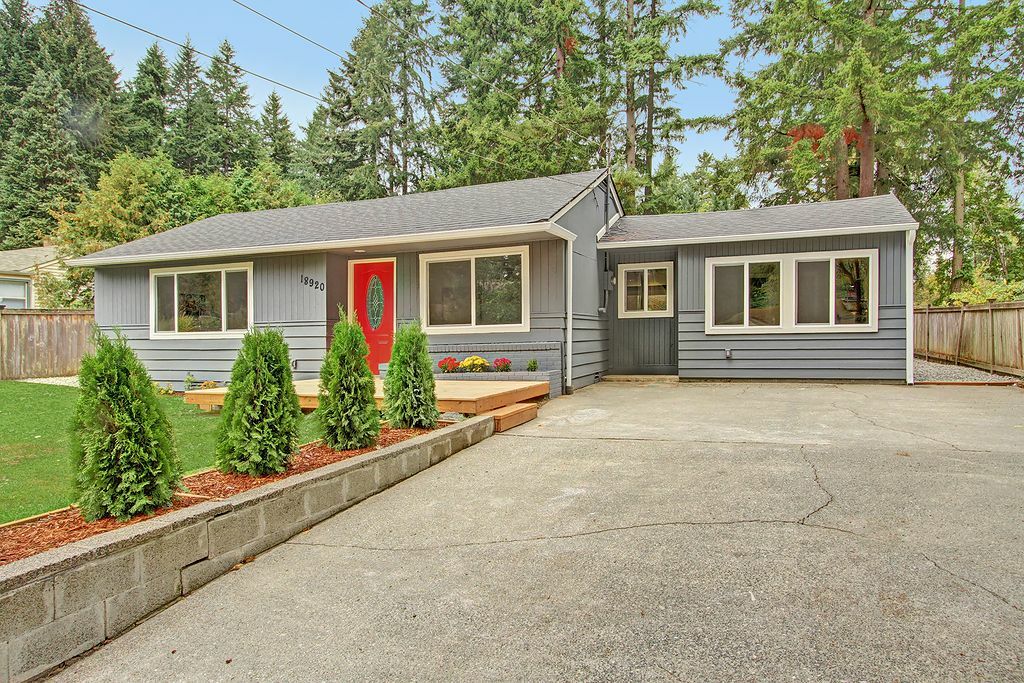 Property Photo:  18920 Forest Park Dr NE  WA 98155 