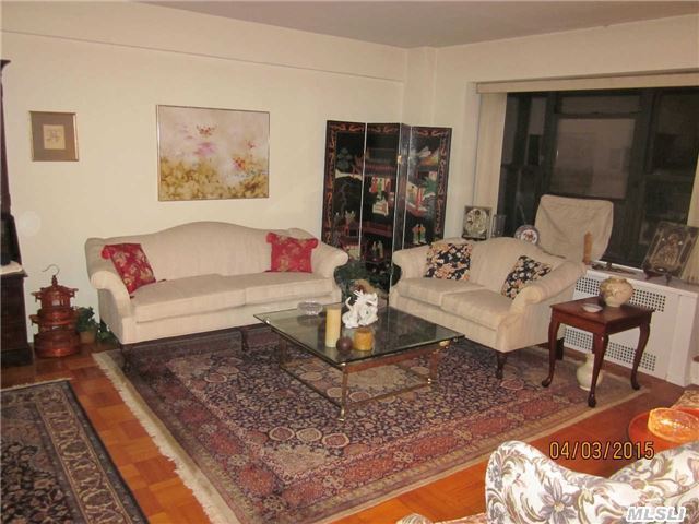 Property Photo: 67-76 Booth St 8B NY 11375