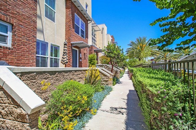 Property Photo:  6 Midtown Drive  CA 92656 