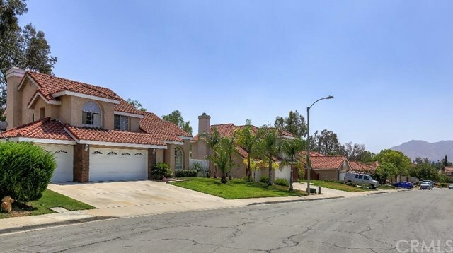 Property Photo:  24443 Robinwood Drive  CA 92557 