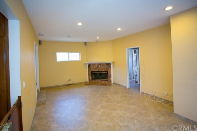 Property Photo: 409 N Paulina Avenue CA 90277
