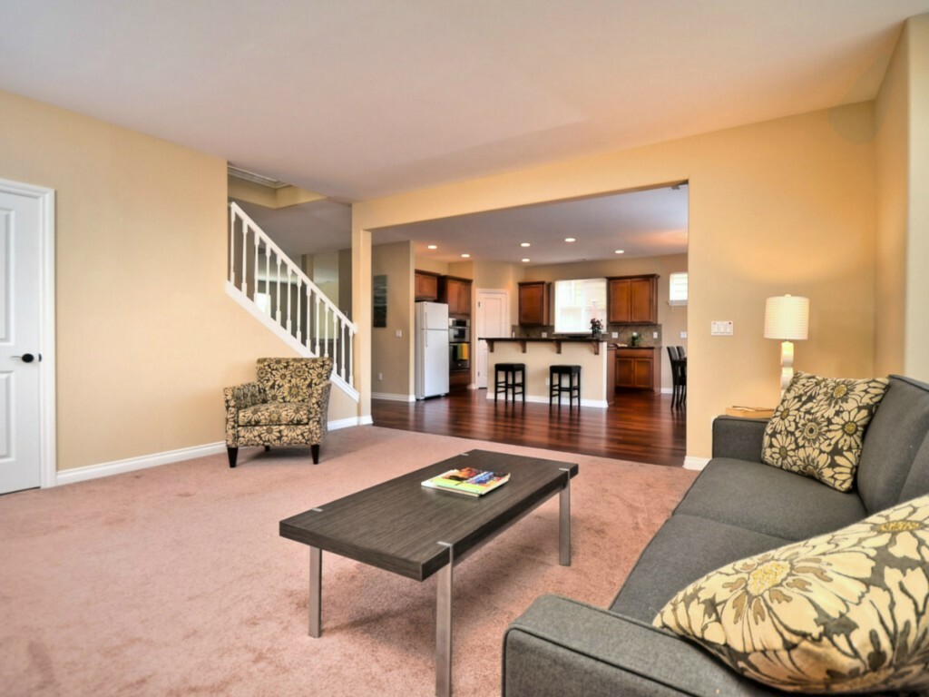 Property Photo: 5170 NE 7th Ct WA 98059