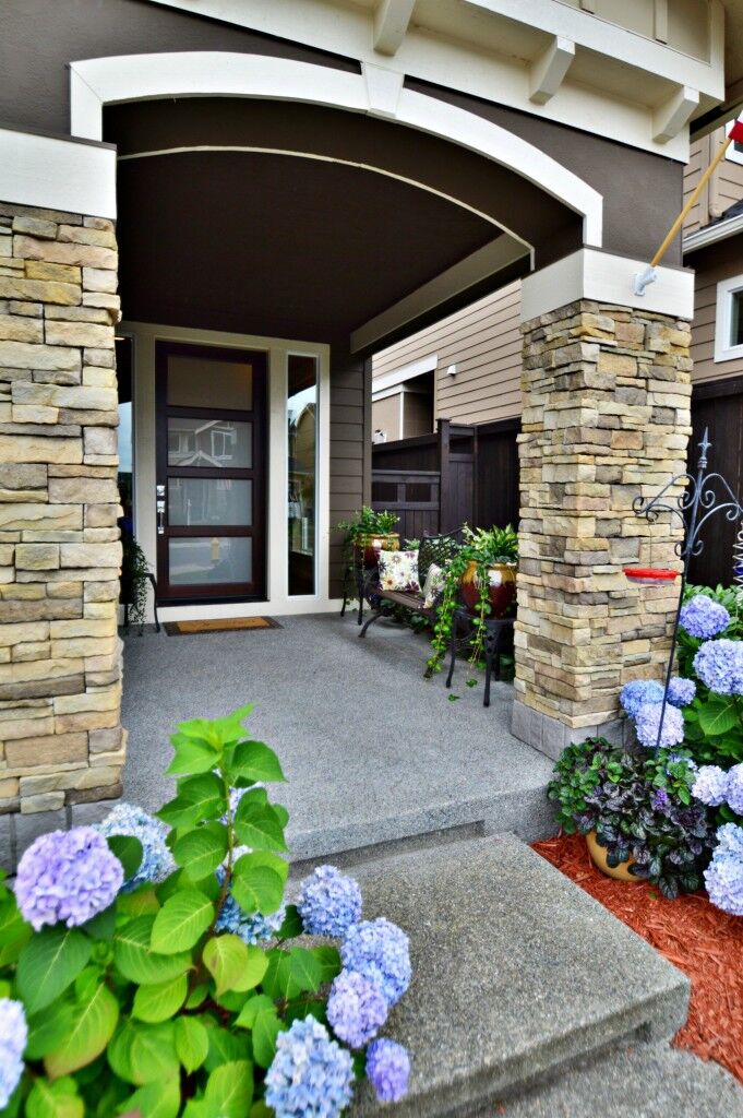 Property Photo: 13215 SE 306th St WA 98092