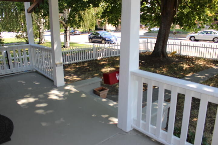 Property Photo:  902 Okanogan Ave  WA 98801 