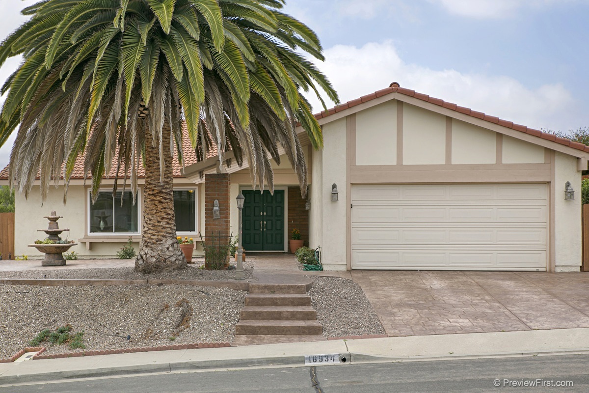 Property Photo:  16934 Vinaruz Pl  CA 92128 