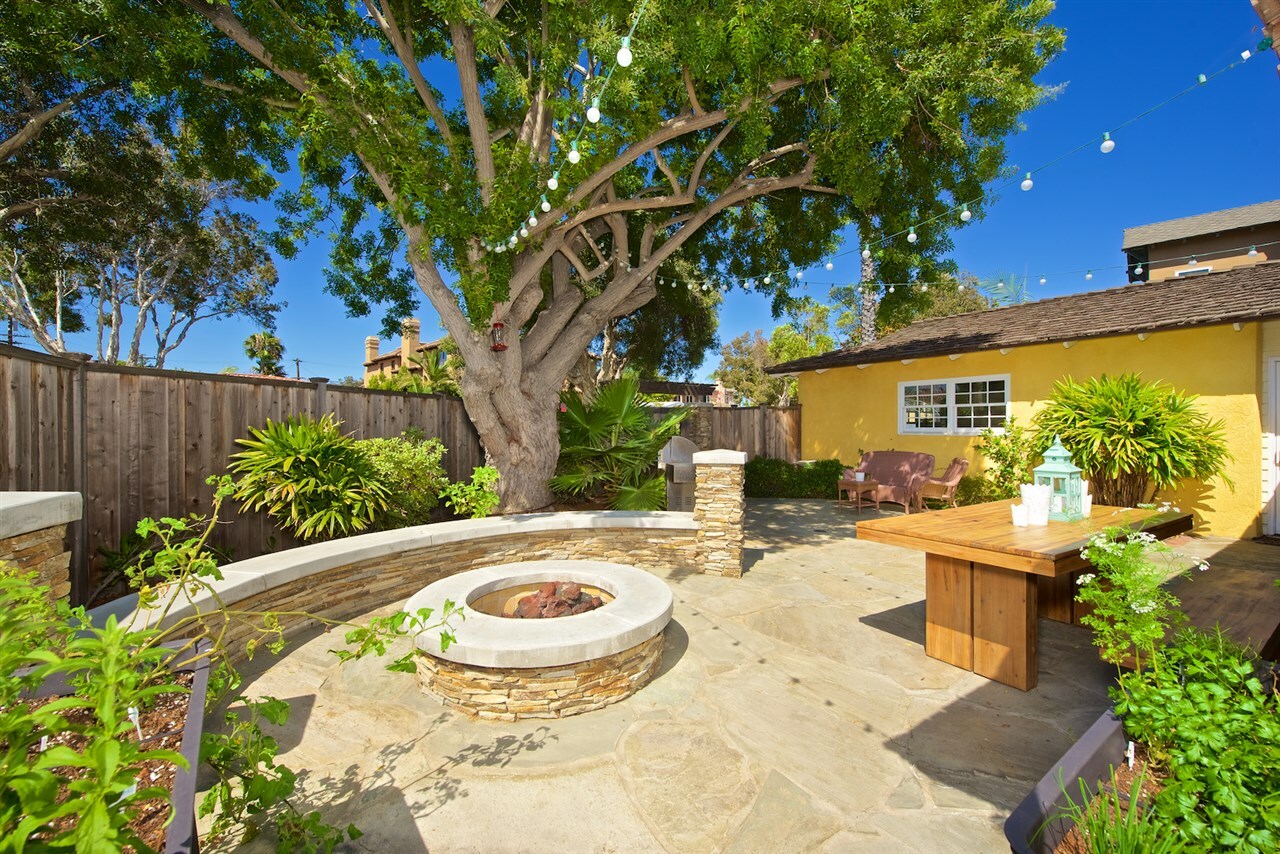 Property Photo: 1111 Pine Street CA 92118