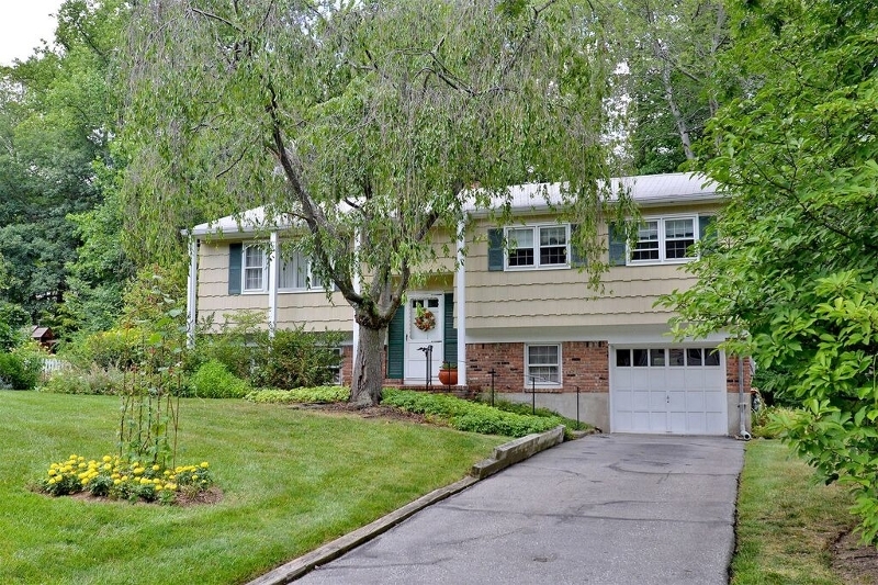 Property Photo:  8 Holly Dr  NJ 07834 