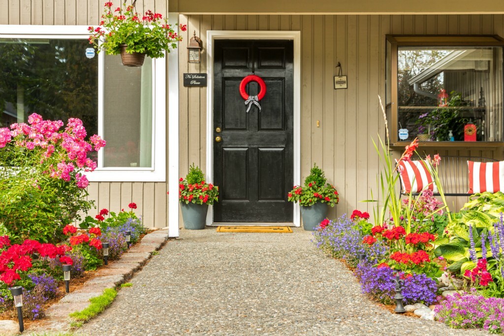 Property Photo: 13725 28th Dr SE WA 98012