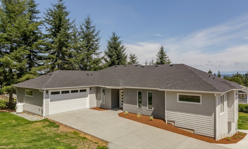 Property Photo: 1055 St Moritz Ct WA 98282