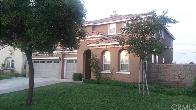 Property Photo:  1749 Chamberlin Creek Way  CA 92571 