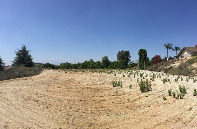 Property Photo: 1840 Canyon Hill Drive CA 92506