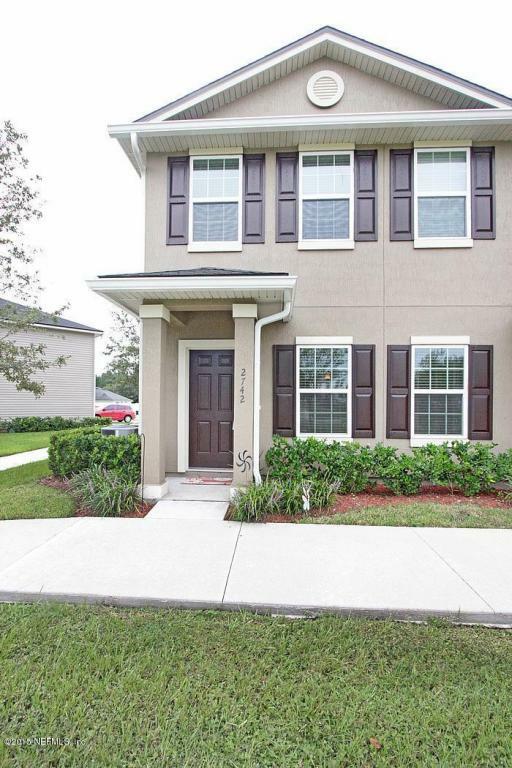 Property Photo: 2742 Hollybrook Lane FL