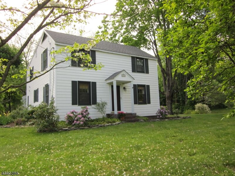 Property Photo:  24 Woodstone Rd  NJ 07920 