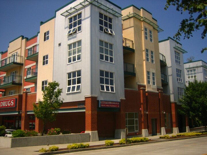 2331 42nd Ave SW 404  Seattle WA 98116 photo