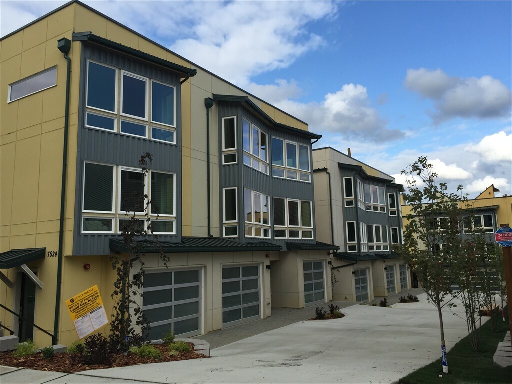 7524  43 Avenue S A  Seattle WA 98118 photo